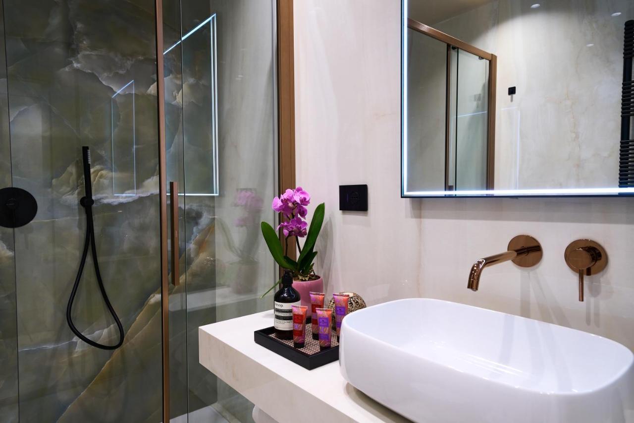 Luxury & Central Apartment Milaan Buitenkant foto