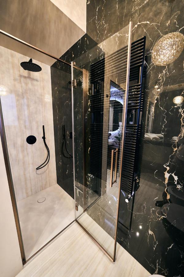 Luxury & Central Apartment Milaan Buitenkant foto