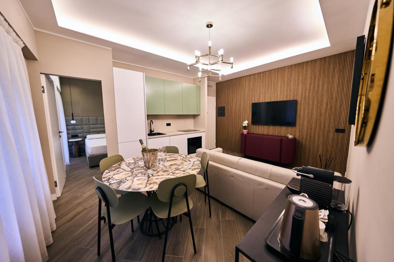 Luxury & Central Apartment Milaan Buitenkant foto